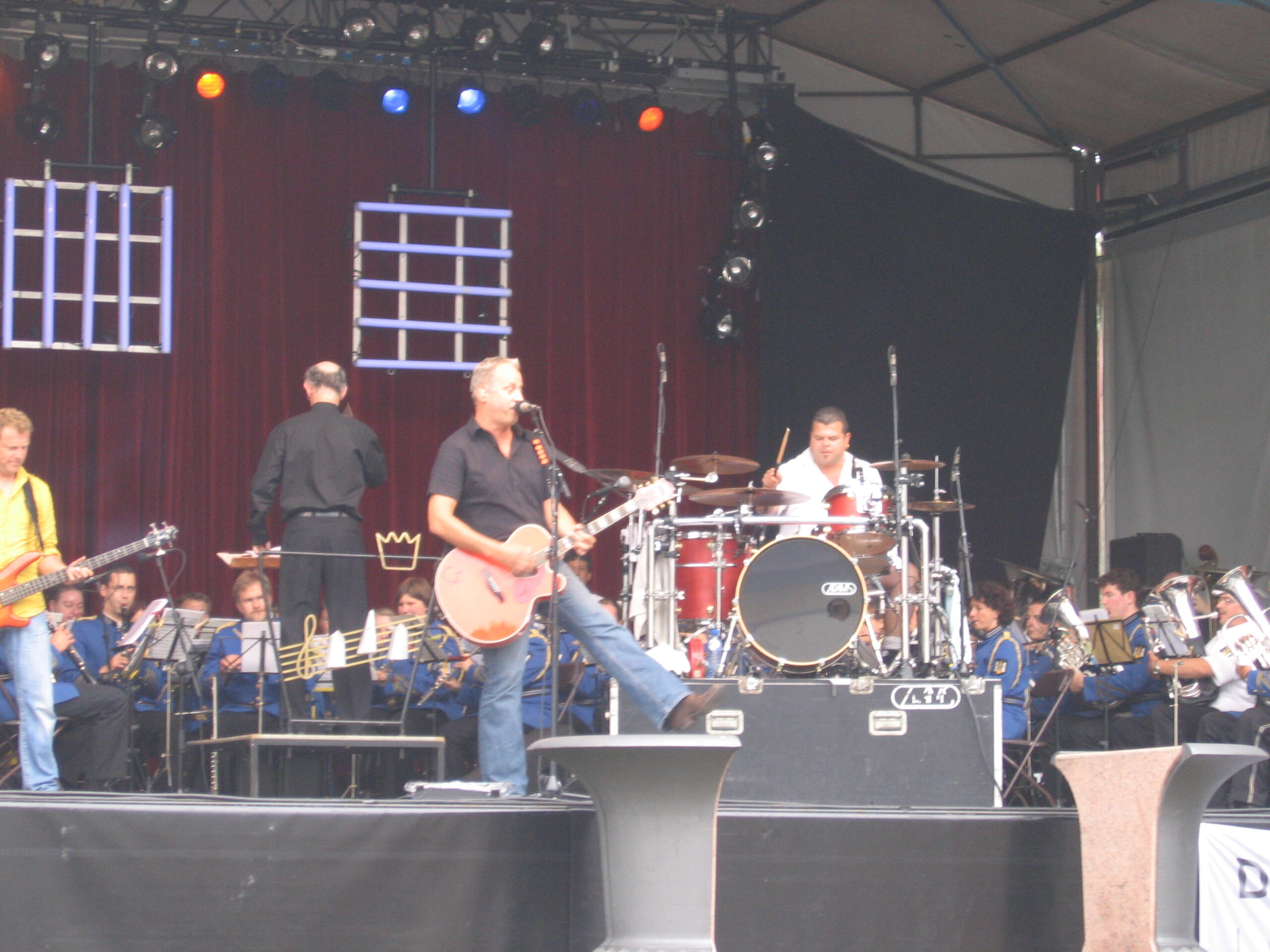 Concert met Rowwen Hèze en harmonie St. Cecilia in Vaals, 2005 – foto 3