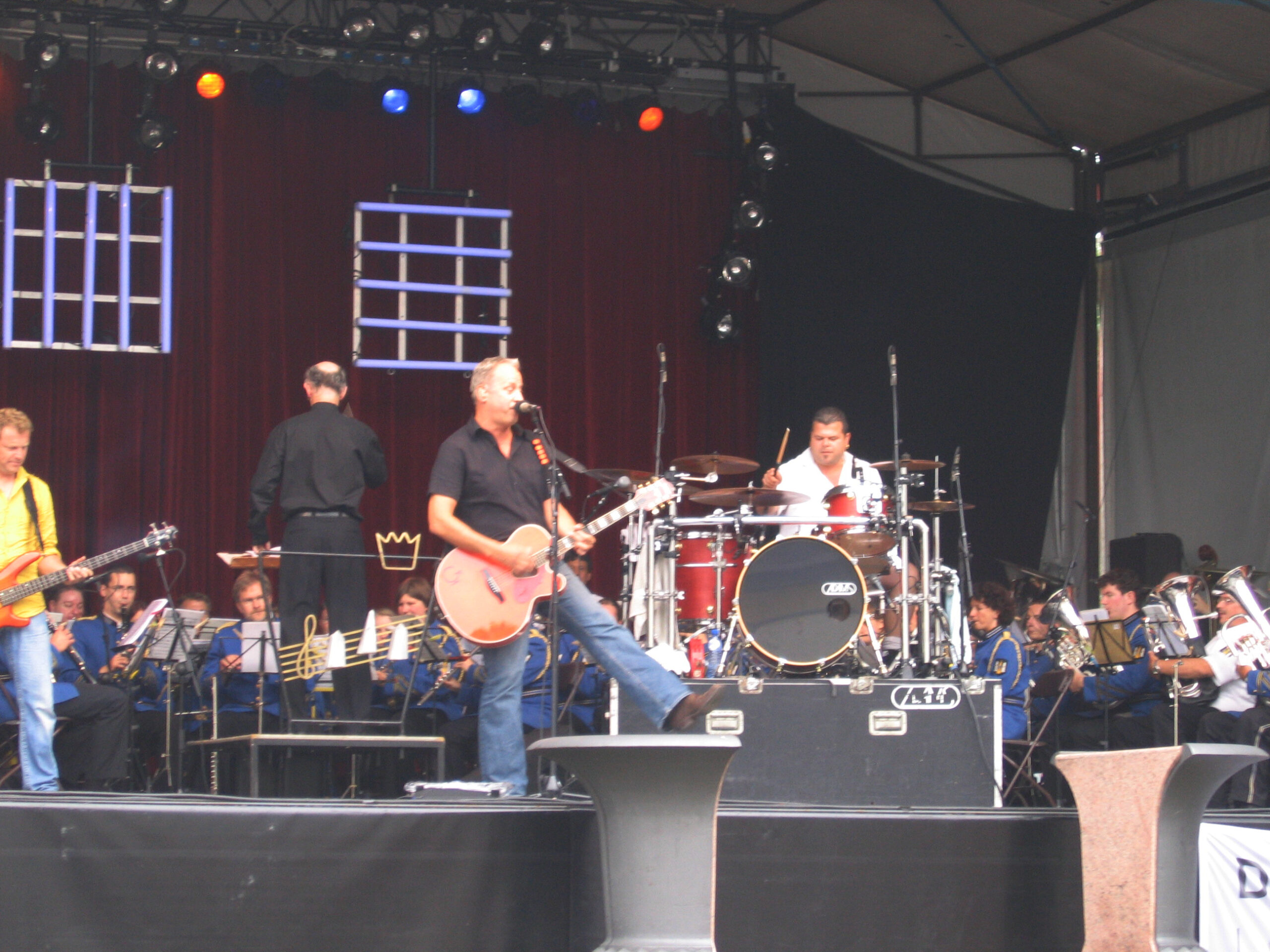 Concert met Rowwen Hèze en harmonie St. Cecilia in Vaals, 2005 – foto 8